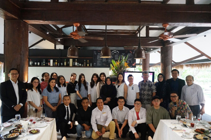 Jajaran Management Aryaduta Hotel saat melaunching kampanye Sapta Rasa.