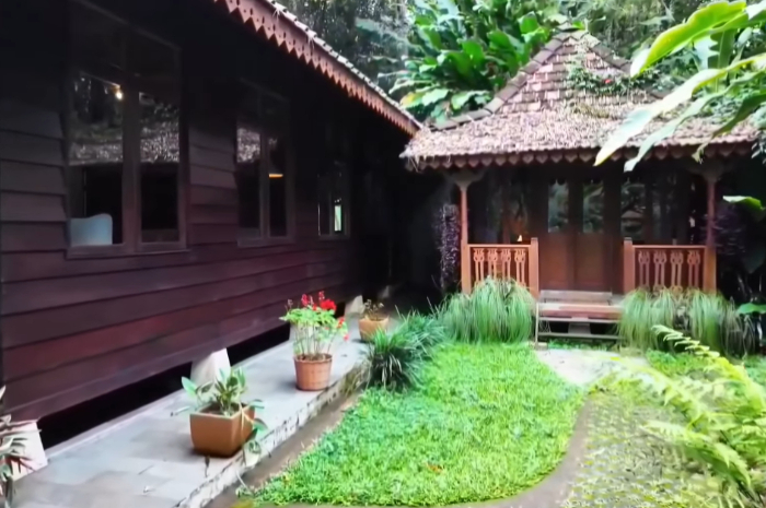 Villa tipe kayu di The Lodge Maribaya, Bandung
