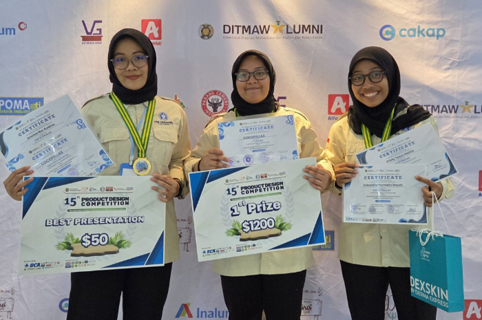 Tiga mahasiswa IPB University yang berhasil menciotakan produk inovatif berbahan dasar limbah dan meraih gelar juara di PDC