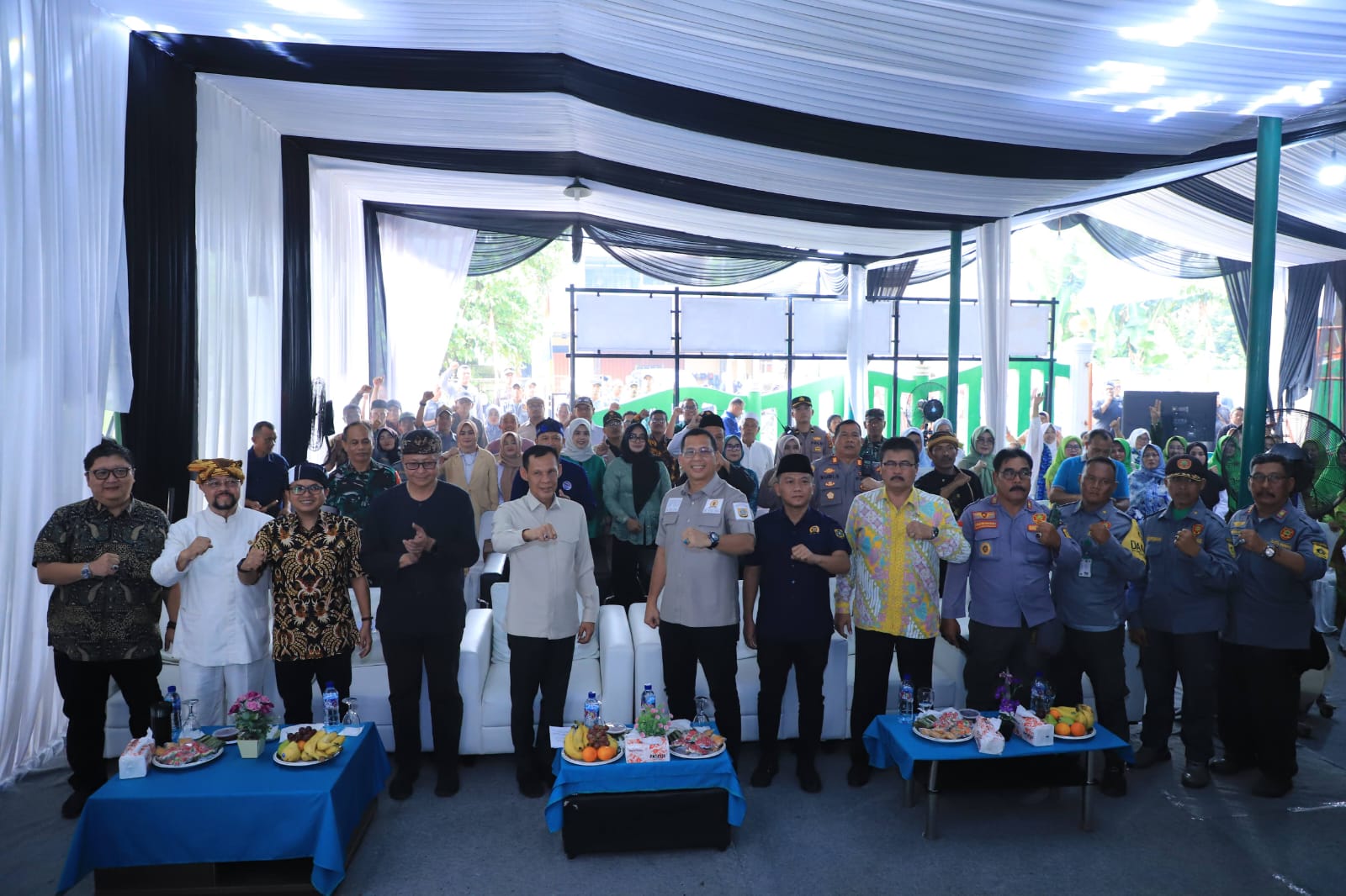 Wakil Bupati Bogor, Ade Ruhandi saat meluncurkan Desa Digital pertama di Kecamatan Cileungsi, Kabupaten Bogor, Kamis&nbsp;(22/5/2025).