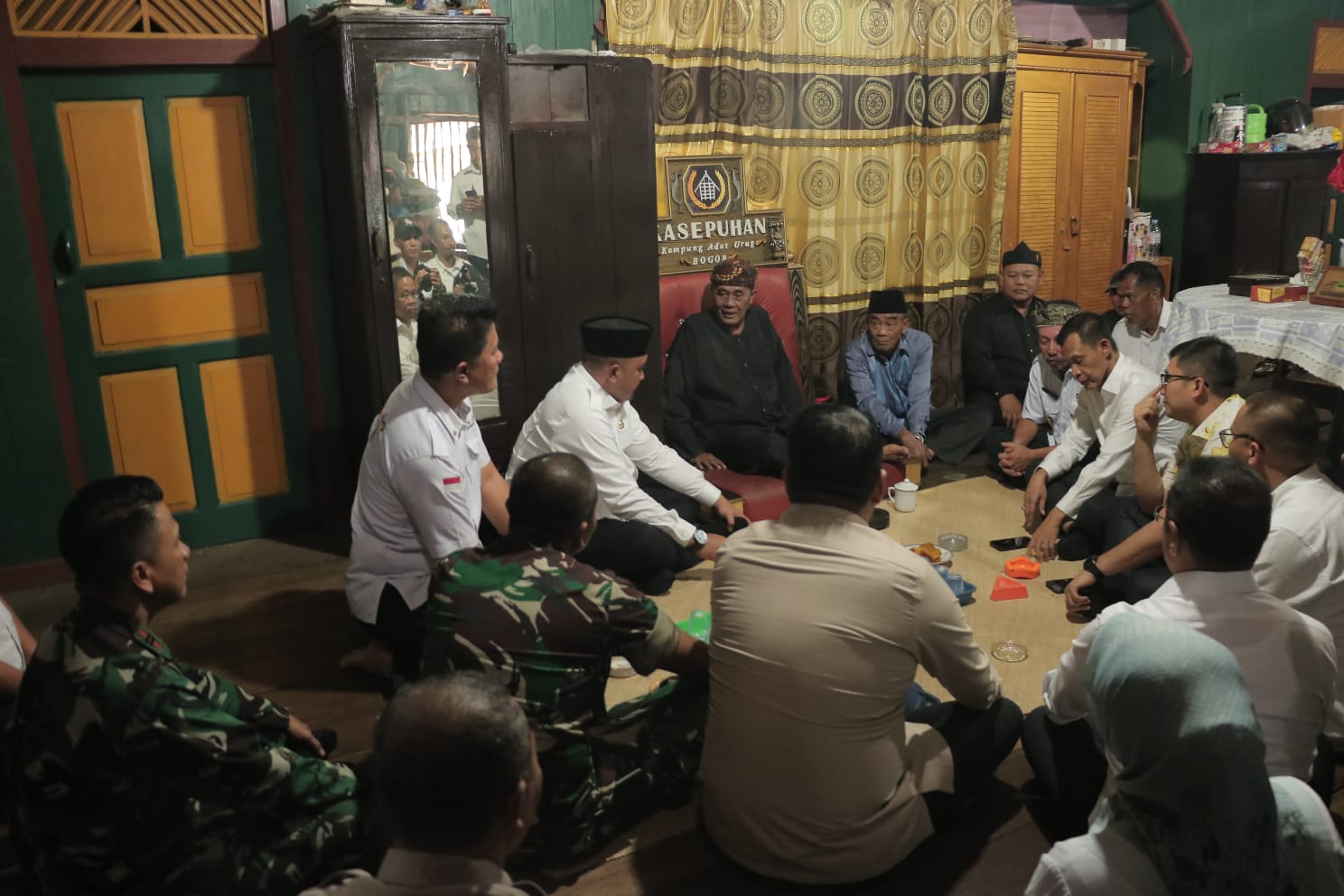 Bupati Bogor, Rudy Susmanto kunjungi Kampung Adat Desa Urug, Sukajaya, Kabupaten Bogor, Rabu (28/5/2025).