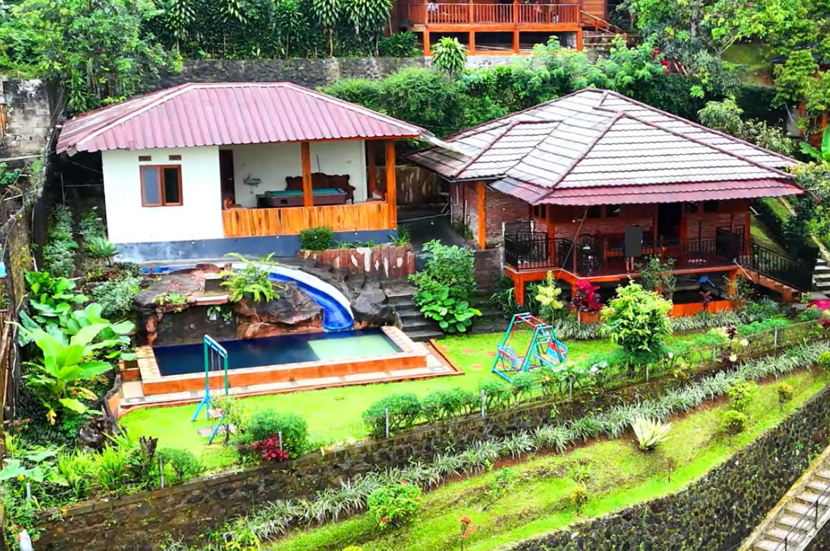 Gambar Villa Hakim 1, tempat staycation untuk liburan keluarga di Bogor.