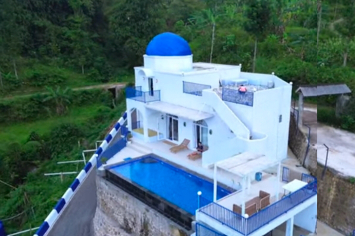 Villa Blue Door pilihan tepat untuk staycation bareng keluarga