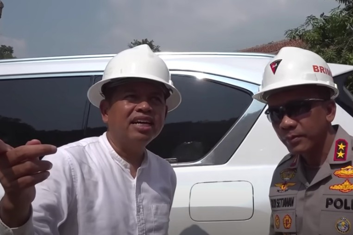 Gubernur Jawa Barat, Dedi Mulyadi bersama Kapolda Jabar di area tambang Gunung Kuda, Cirebon.