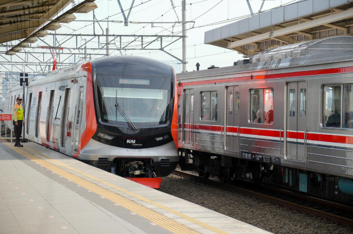 KRL baru yang resmi beroperasi di Commuter Line Bogor pada Minggu (1/6/2025).