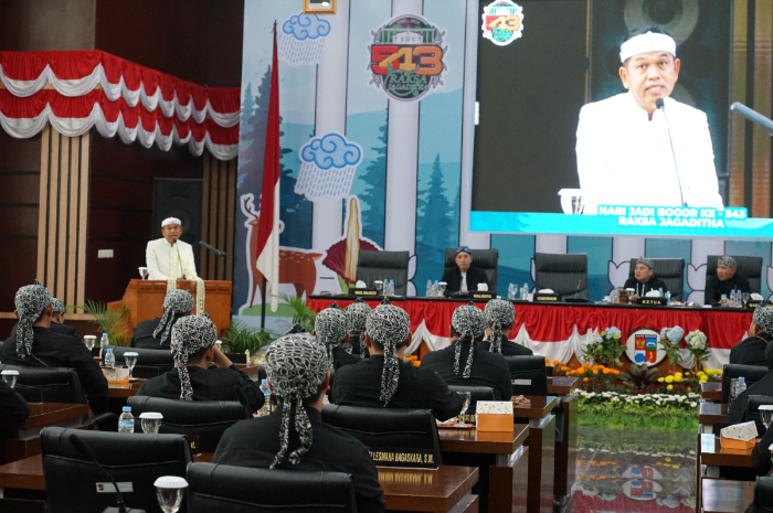 Gubernur Jawa Barat, Dedi Mulyadi saat menghadiri sidang paripurna HJB ke 534 di Gedung DPRD Kota Bogor, Selasa (3/6/2025)