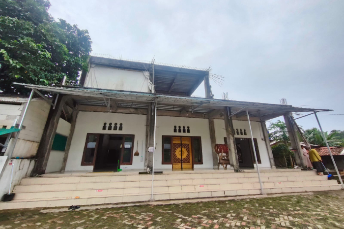 Masjid Nurul Huda, saksi bisu pegerakan tanah di Cibadak Sukamakmur Bogor yang kini kembali berdiri tegak.
