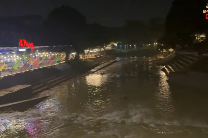 Wisata malam Ah Poong Sentul
