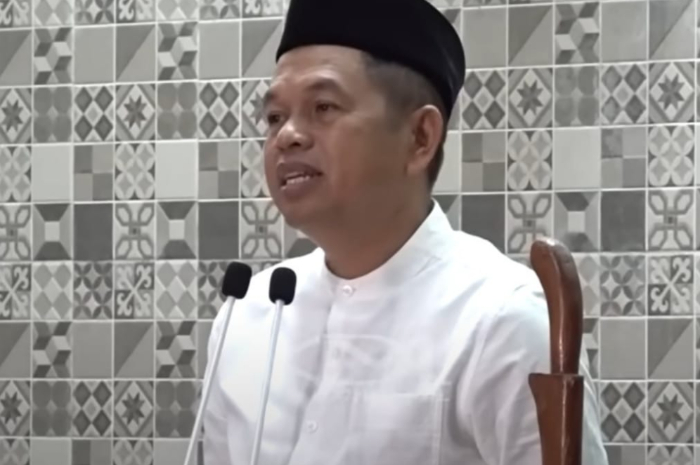Gubernur Jawa Barat Dedi Mulyadi mengajak orang tua untuk meneladani pendidikan Nabi Ibrahim AS dalam momen Idul Adha.