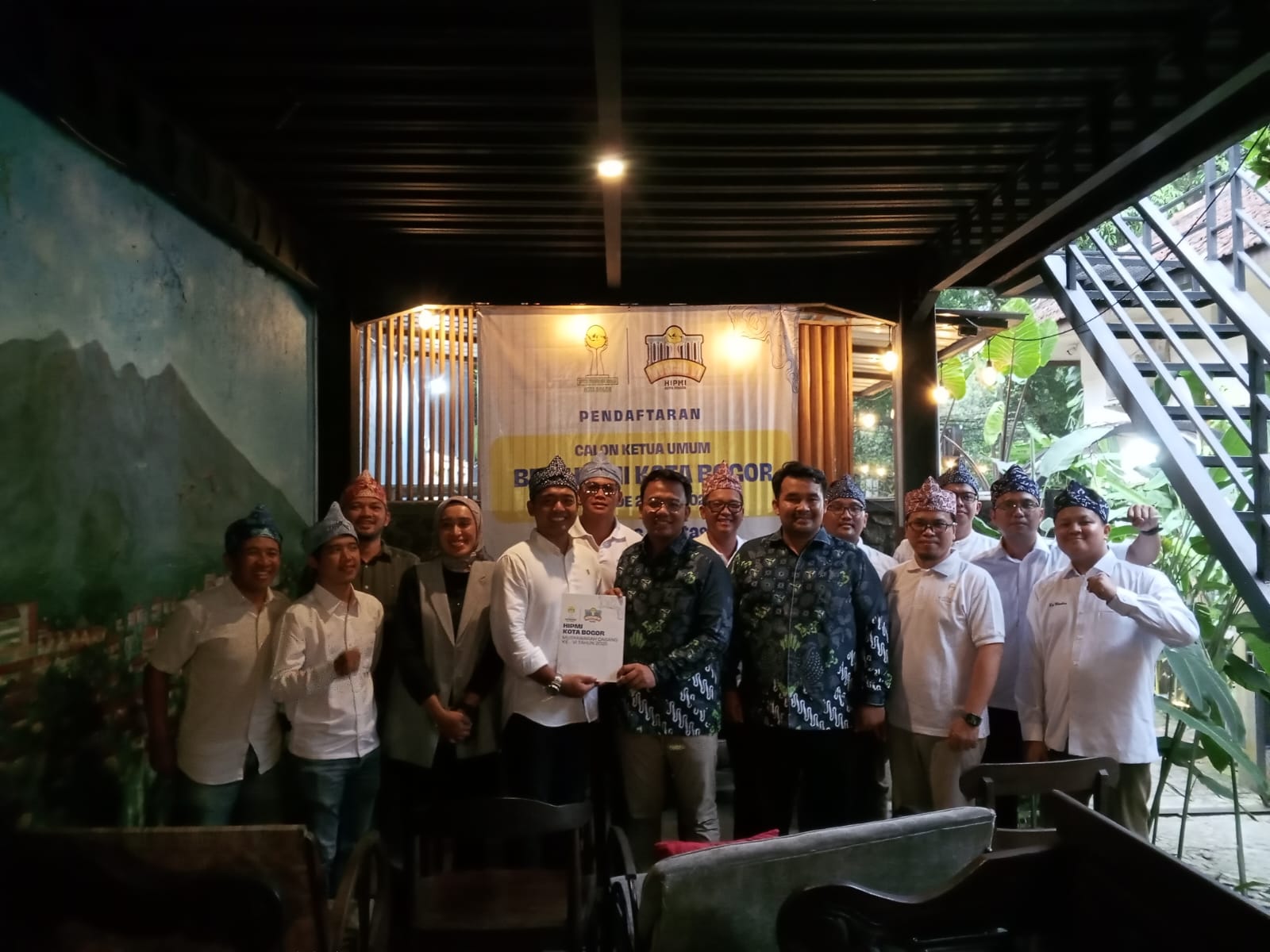 Waketum BPC Hipmi Kota Bogor, Muhammad Al Farissy mengambil formulir pendaftaran Caketum Hipmi Kota Bogor, Selasa (10/6/2025).