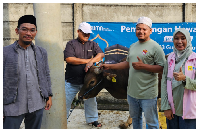 PLN Gunung Putri melaksanakan kegiatan pemotongan hewan kurban pada Senin (9/6/2025).