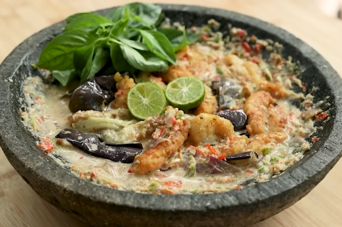 Resep Pecak Ikan Terong dari Chef Devina Hermawan.