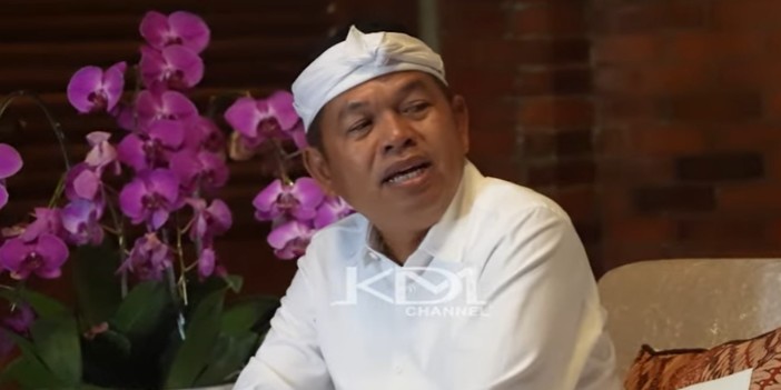 Gubernur Jawa Barat Dedi Mulyadi menyebutkan awal mula terjun ke media sosial