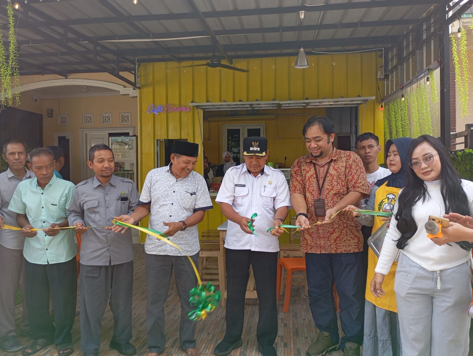 Soft launching Kafe BINURA digelar yang dihadiri sejumlah tokoh masyarakat Kelurahan Karang Asem Barat, Kabupaten Bogor, Rabu (11/6/2025).