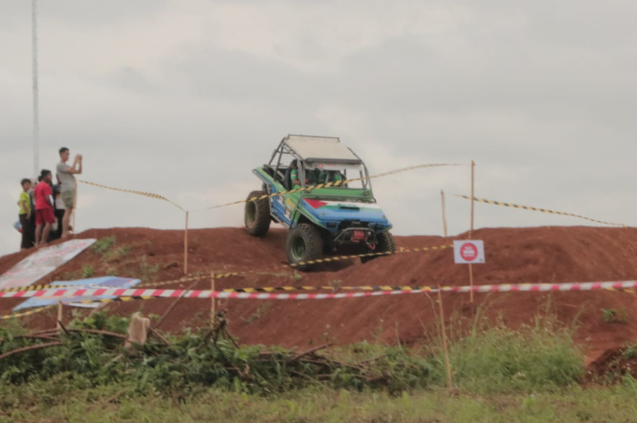 Sejumlah peserta offroad di Sirkuit Pakansari, Cibinong, Kabupaten Bogor.