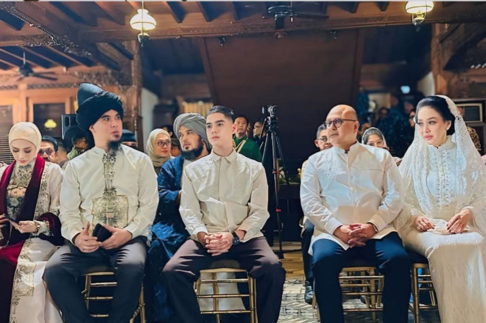 Acara Siraman Adat Al Ghazali Menuju Pernikahannya dengan Alyssa Daguise yang Dihadiri oleh Seluruh Keluarga