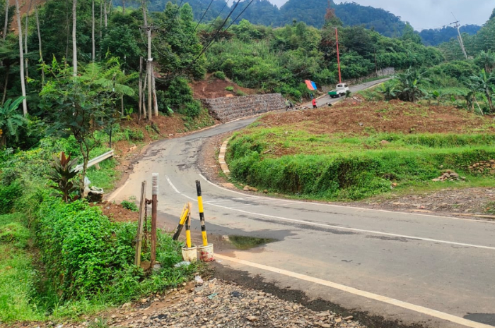 Kondisi Tanjangan 2000 di Jalur Puncak Dua, Kecamatan Sukamakmur, Kabupaten Bogor.