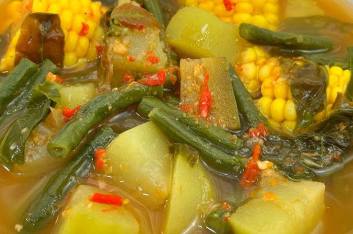 Resep sayur asem ala rumahan seperti yang dikutip dari akun YouTube Ika Mardatillah.
