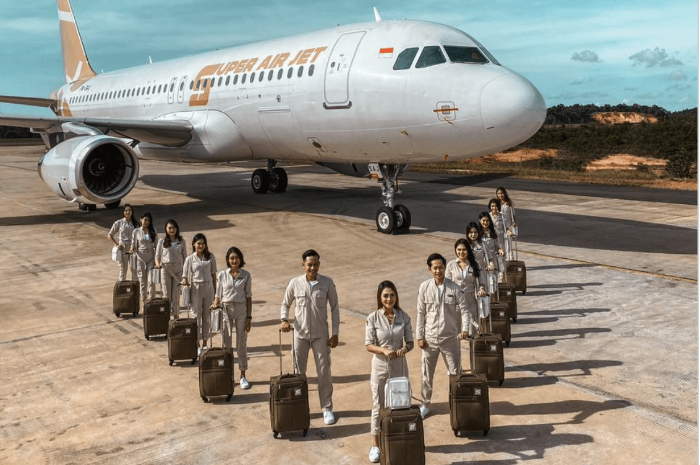 Maskapai Super Air Jet membuka lownongan kerja.