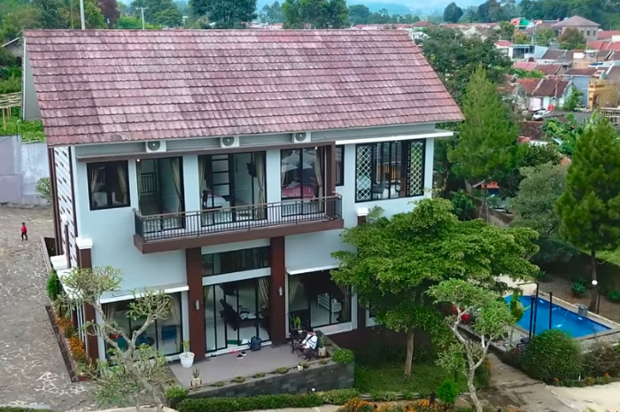 Villa Deba Tenjolaya di Ciwidey Bandung
