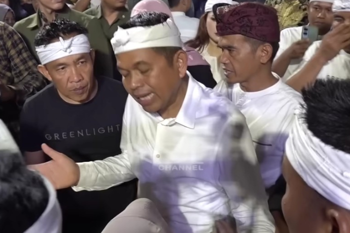 Berbagai keluhan warga diterima Gubernur Jawa Barat, Dedi Mulyadi saat di Karawang.