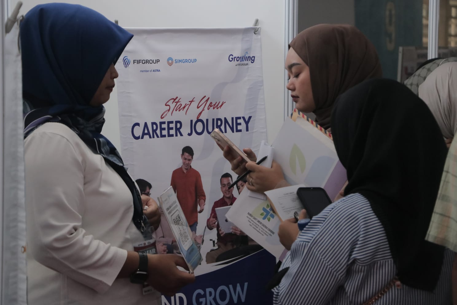 Pemkab Bogor buka Job Fair yang berlangsung di Stadion Pakansari, Kabupaten Bogor, selama dua hari hingga Selasa (17/5/2025).