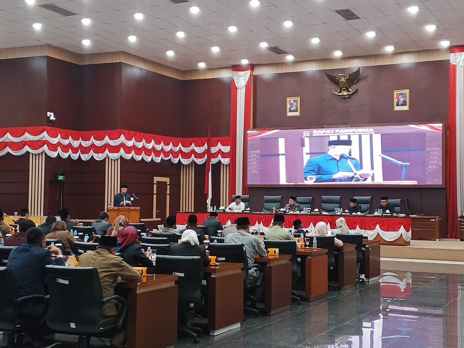 Wali Kota Bogor, Dedie Rachim, dalam Rapat Paripurna DPRD Kota Bogor.