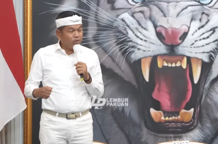Gubernur Jawa Barat Dedi Mulyadi saat memberikan kejutan pada guru P3K