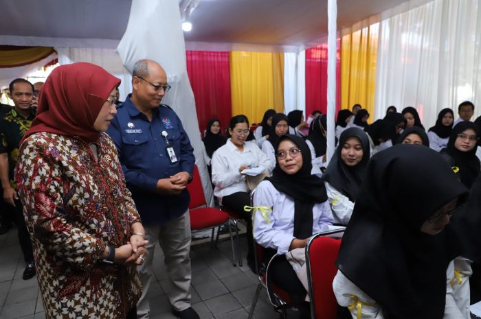 MenPAN RB Rini Widyantini saat melakukan peninjauan seleksi kompetensi PPPK tahap 2