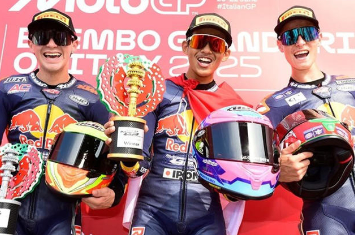 Veda Ega Pratama, Pembalap Indonesia berhasil menjadi juara  Red Bull Rookies Cup 2025 seri Mugello Italia.