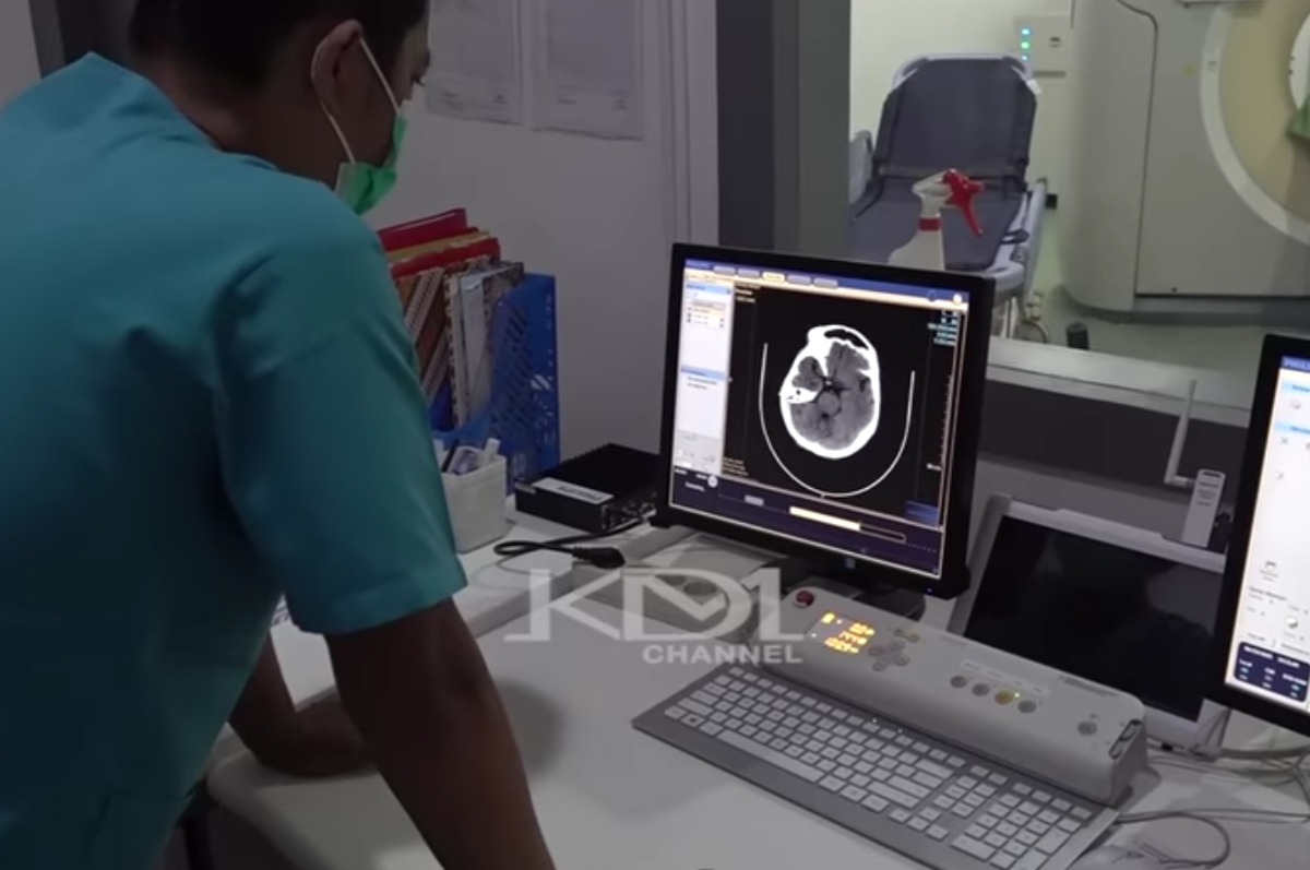 Dedi Mulyadi mengabarkan kondisi terbaru ibu yang jadi korban perlakuan buruk dari anaknya