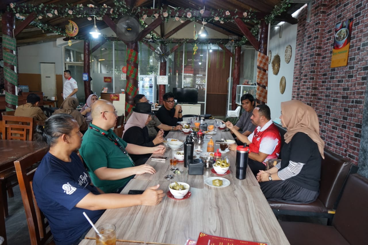 Audiensi panitia Festival Merah Putih (FMP) di RM Anging Mamiri Kota Bogor, Selasa 24 Juni 2025.