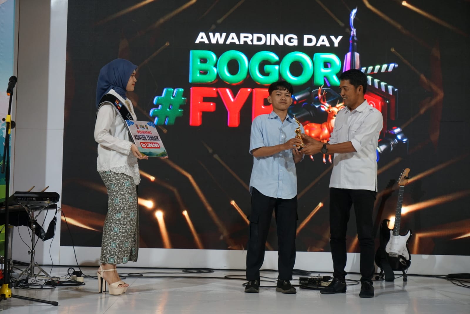 Ajang Bogor FYP, resmi menutup rangkaian acaranya lewat Awarding Day yang digelar meriah di Botani Square, Rabu 25 Juni 2025.