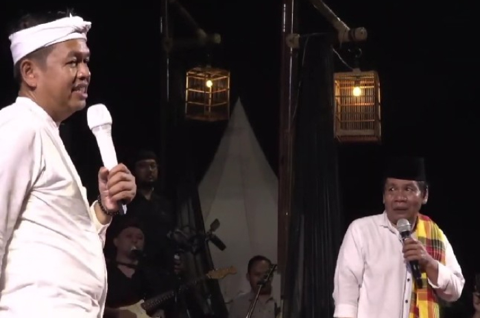 Gubernur Jawa Barat, Dedi Mulyadi saat di atas panggung.
