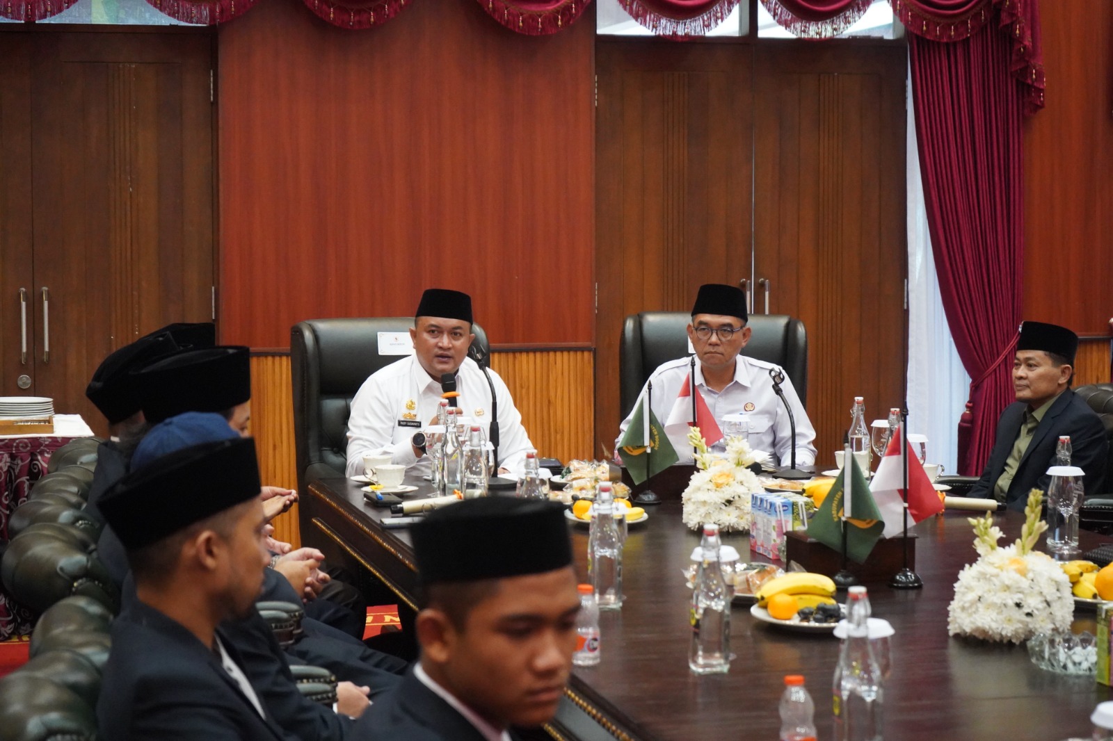 Bupati Bogor, Rudy Susmanto saat menerima para Kafilah Kabupaten Bogor di Pendopo Bupati Bogor, Rabu 25 Juni 2025.