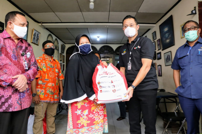 &nbsp;Penyerahan Bansos di Jakarta Selatan.