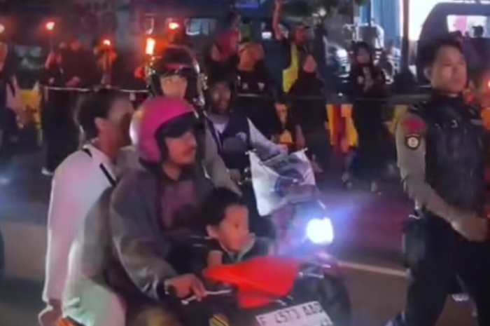 Kemeriahan pawai obor rayakan Tahun Baru Islam 1447 Hijriah di Kota Bogor.