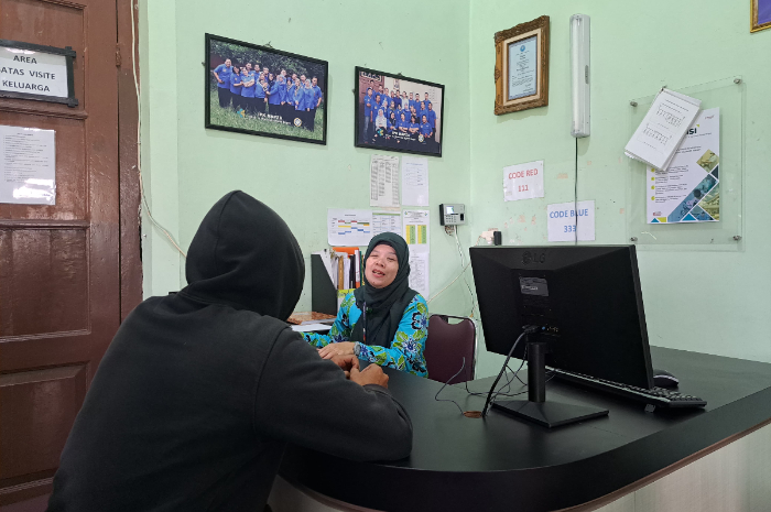 Ilustrasi pemeriksaan terhadap calon pasien rehabilitasi di PKJN Rumah Sakit Marzoeki Mahdi (RSMM) Bogor.