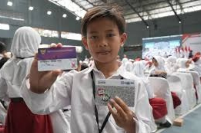 Kebahagiaan siswa penerima dana PIP tahap 2 tahun 2025.