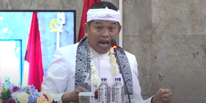 Berapi-api, Gubernur Jawa Barat Dedi Mulyadi memerintahkan Wali Kota Cirebon untuk menyelesaikan kemiskinan