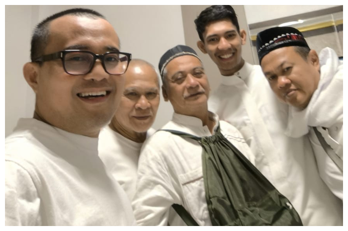 Jemaah Haji Kota Bogor bersama jemaah umrah Jember yang sempat terpisah dari rombongan.