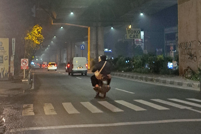 Kondisi Jalan Sholeh Iskandar yang berkabut. Suhu udara di Kota Bogor belakangan lebih dingin.