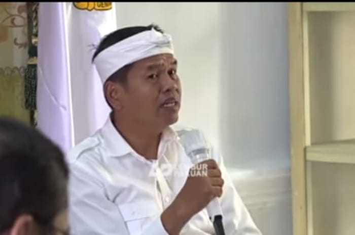 Gubernur Jawa Barat Dedi Mulyadi memberi solusi atas masalah air bersih di Karawang.