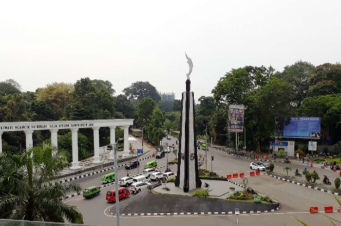 Ilustrasi suasana Bogor yang dijuluki Kota Hujan di Jawa Barat, inilah asal-usul namanya.