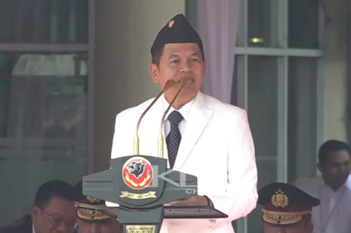 Gubernur Jawa Barat Dedi Mulyadi saat hadir dalam Hari Bhayangkara ke-79 di tingkat Polda Jabar, Selasa, 1 Juli 2025.