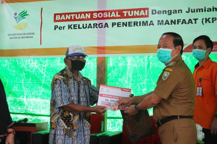 Ilustrasi, penyaluran Bansos di Kabupaten Sanggau.