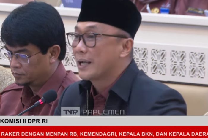 Kepala BKN Zudan Arif saat menghadiri rapat kerja bersama Komisi II DPR RI, KemenPAN RB, Kemendagri, dan kepala daerah