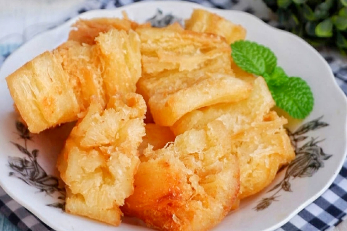 Singkong goreng merekah yang menggugah selera