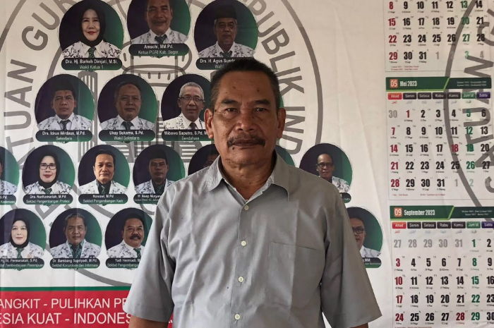 Ketua PGRI Kabupaten Bogor, Amsohi menyampaikan terkait kebijakan Gubernur Jawa Barat Dedi Mulyadi tentang jumlah siswa setiap kelas.