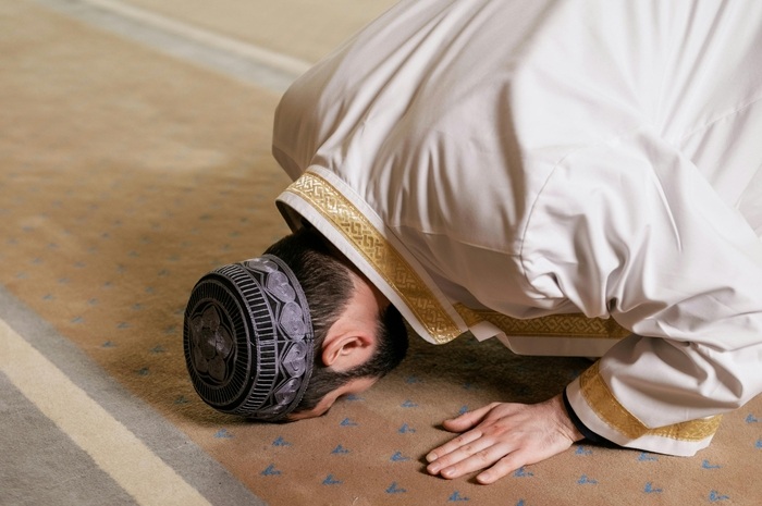 Ilustrasi shalat sunnah di bulan Muharam